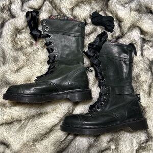 Doc Dr. Martens Triumph Black Size 7 mid-calf Boots